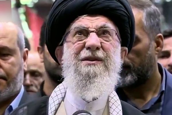 مصادر لـ"رويترز": نقل خامنئي إلى مكان آمن مع اتخاذ تدابير أمنية مشددة