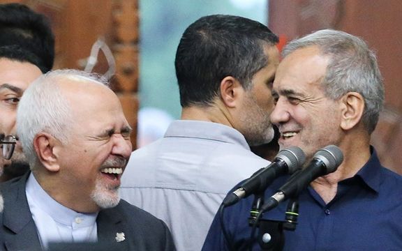 مدير حوزة علمية في إيران: بزشكيان يدعي الولاء لـ "خامنئي" لكنه يخالف اتجاهه