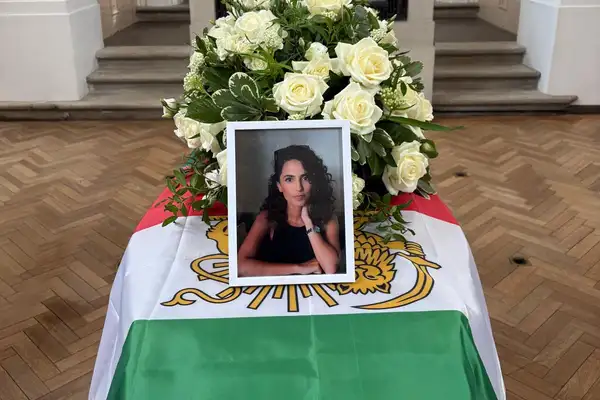 آیین خاکسپاری فرحناز اسپد در لندن برگزار شد