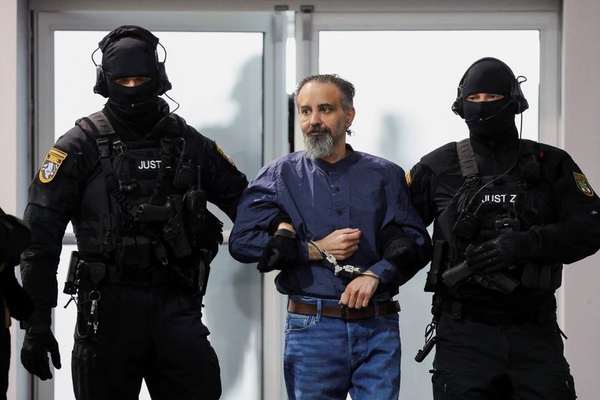 پزشک سعودی بهدلیل حمله مرگبار با خودرو به یک بازار کریسمس در آلمان به حبس ابد محکوم شد