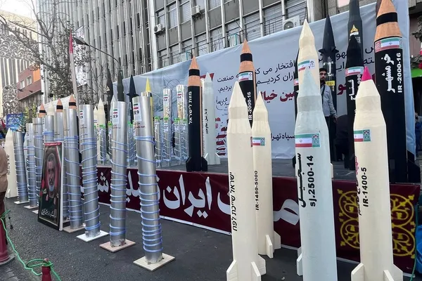 نمایش موشکها در حاشیه راهپیمایی ۱۳ آبان تهران تکرار شد