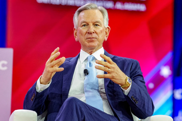 سناتور آمریکایی: ایران در حال حاضر هیچ نقشی در صلح غزه ندارد