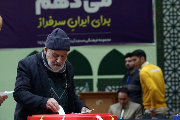 بعد الفشل أمام "بزشكيان".. خلافات غير مسبوقة تطفو على السطح بين الأصوليين في إيران