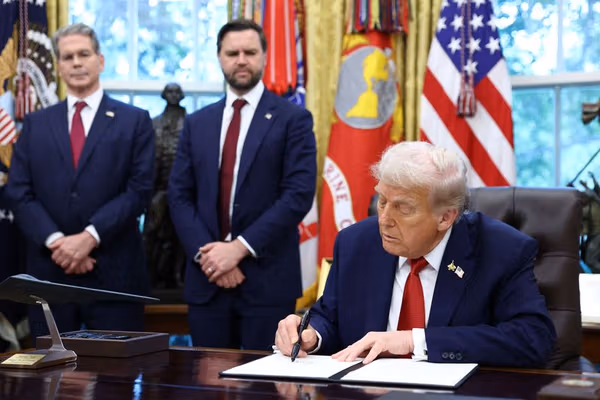 ترامپ برای بهکارگیری هوش مصنوعی با هدف تسریع پژوهشهای علمی فرمانی اجرایی صادر کرد