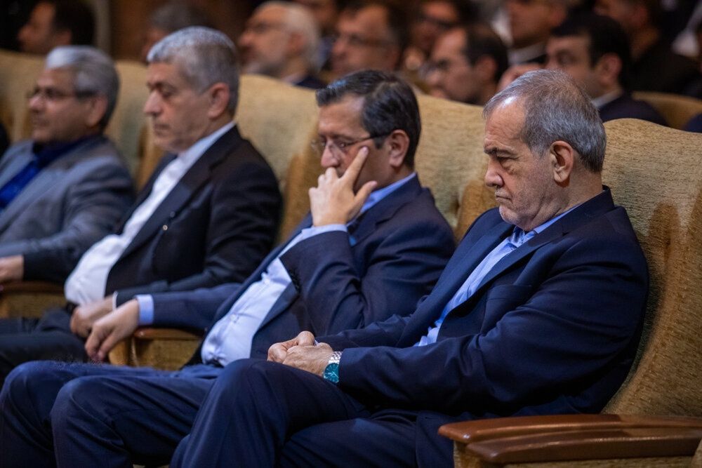 واکنش پزشکیان به اعتراضات بازار؛ وزیر برکنارشده اقتصاد به بانک مرکزی بازمی‌گردد