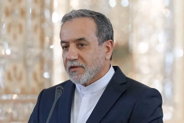 عراقچی: آمریکا و اسرائیل مسئول پیامدهای تنگه هرمز برای اقتصاد جهانی هستند