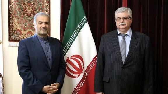 Iran's ambassador in Moscow Kazwem Jalali (L) with the new Russian envoy Alexey Dedov, September 6, 2022
