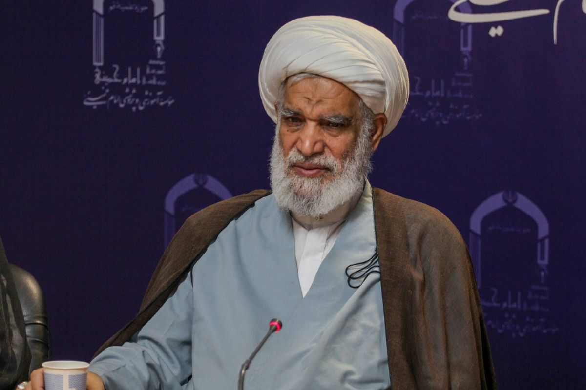 مسؤول إيراني: خلع الحجاب مخطط من استخبارات معادية.. وعلى النظام مواجهة ثقافة العُري