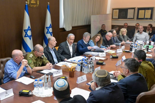 إعلام إسرائيلي: اجتماعات سرّية في تل أبيب لمناقشة سيناريوهات الهجوم على إيران