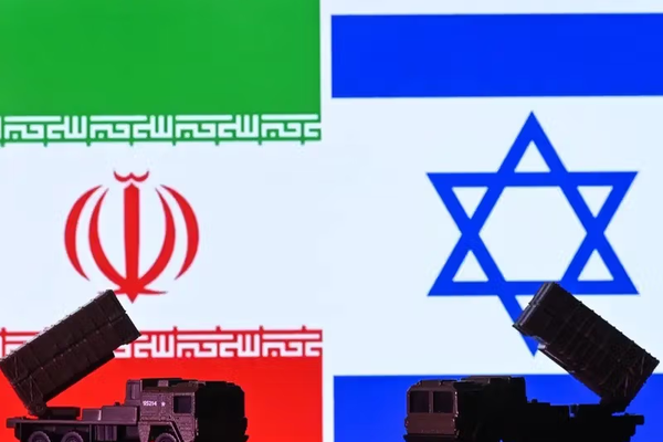 التلفزيون الإيراني: طهران حصلت على وثائق "حساسة واستراتيجية" من داخل إسرائيل