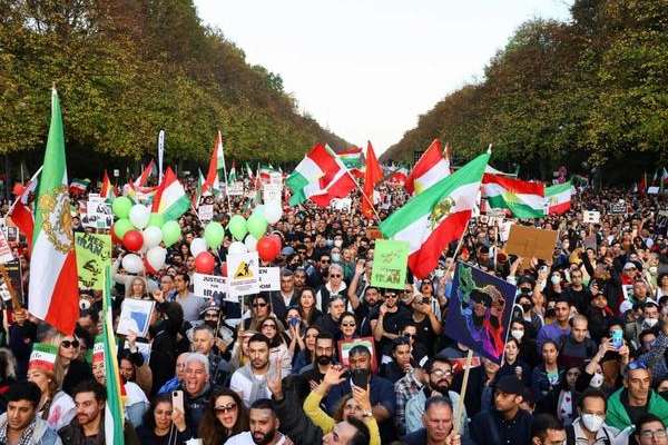 برلين تحذر مجددا من تجسس نظام طهران على المعارضة
