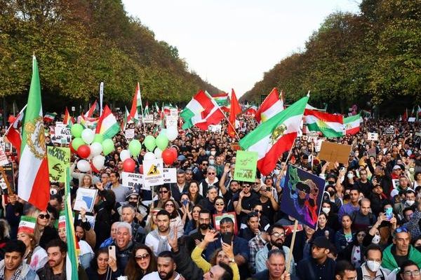 برلين تحذر مجددا من تجسس نظام طهران على المعارضة