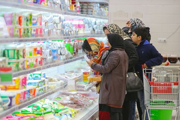 أكثر من 30% من الإيرانيين تحت خط الفقر.. والتضخم يتجاوز 40% بسبب العقوبات