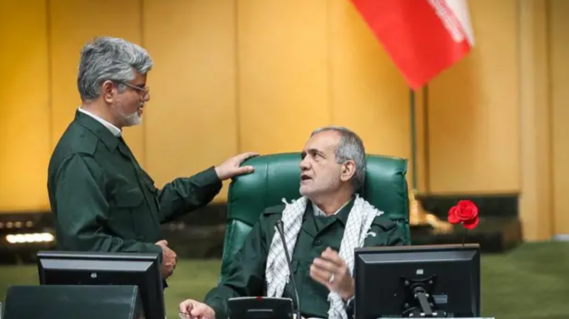 پزشکیان از «جنون» سپاه خشمگین و خواستار ملاقات با مجتبی خامنه‌ای برای توقف حملات است