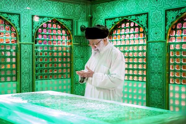 مقام آستان قدس: هنوز محل دفن و زمان تشییع جنازه خامنهای مشخص نیست
