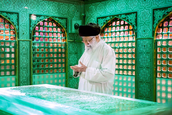 مقام آستان قدس: هنوز محل دفن و زمان تشییع جنازه خامنهای مشخص نیست