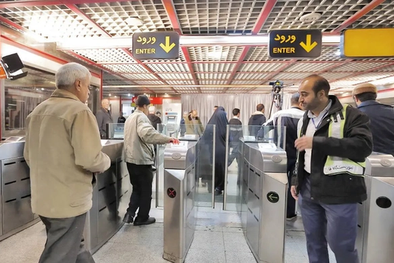 روزنامه «هممیهن» در گزارشی بررسی تلفن همراه مسافران در متروی تهران را تایید کرد