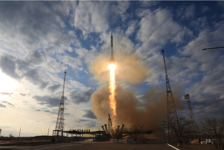 إيران تطلق ثلاثة أقمار صناعية من روسيا في مهمة مشتركة بصاروخ سويوز