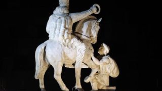 خامنهای دست به دامان شاپور ساسانی