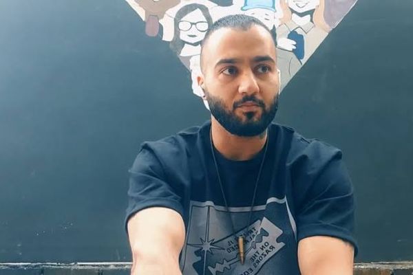 المبعوث الخاص للحكومة الأميركية يطالب بالإفراج الفوري عن مغني الراب الإيراني توماج صالحي