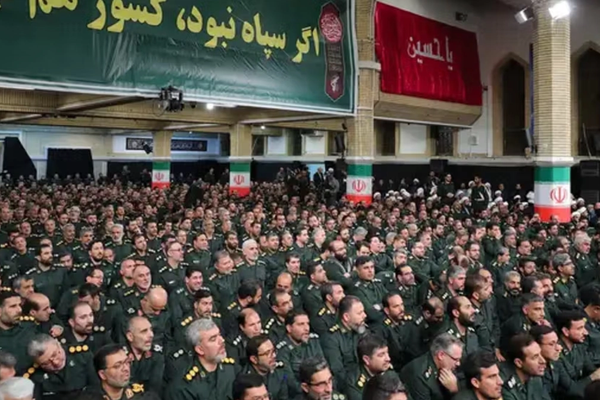 مجلس الشيوخ الأسترالي يطالب بزيادة الضغوط على إيران وروسيا