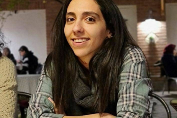 إدانة طالبة جامعية في إيران بالسجن بسبب رفضها الحجاب الإجباري ومعارضتها لعقوبة الإعدام