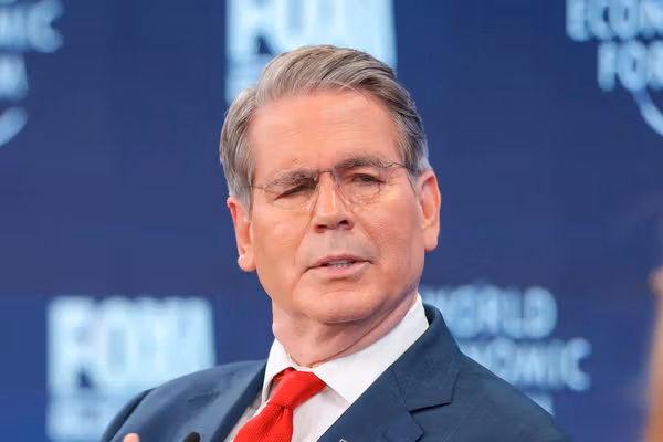 وزیر خزانهداری آمریکا: توان مالی جمهوری اسلامی را بهطور نظاممند تضعیف میکنیم