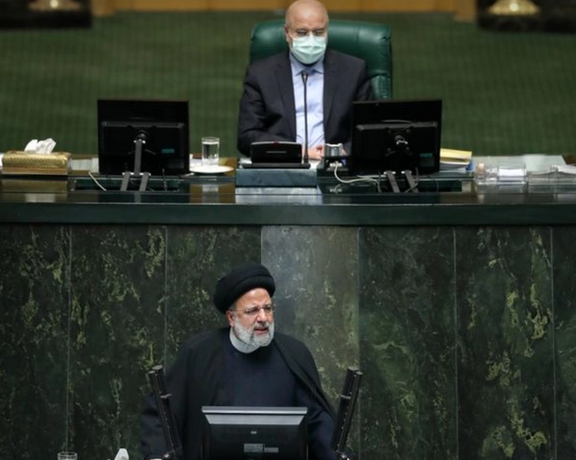 البرلمان الإيراني يقر مشروع ميزانية العام المقبل رغم عجز بنحو 476 ألف مليار تومان
