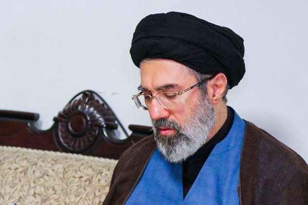 سیانان: مجتبی خامنهای به دلیل سوختگی شدید صورت، بالاتنه و پا، در انزوا تحت درمان است