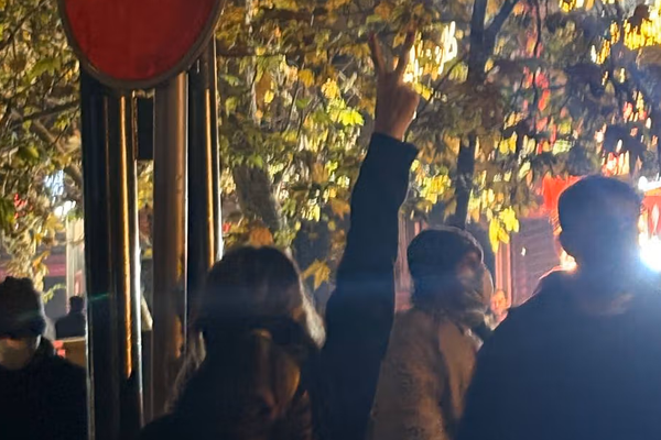 پیام مخاطبان: در تنها یک روز از اعتراضات ممسنی ۹۰ نفر کشته شدند