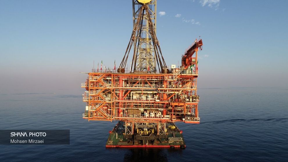 An Iranian natural gas production platform in the Persian Gulf