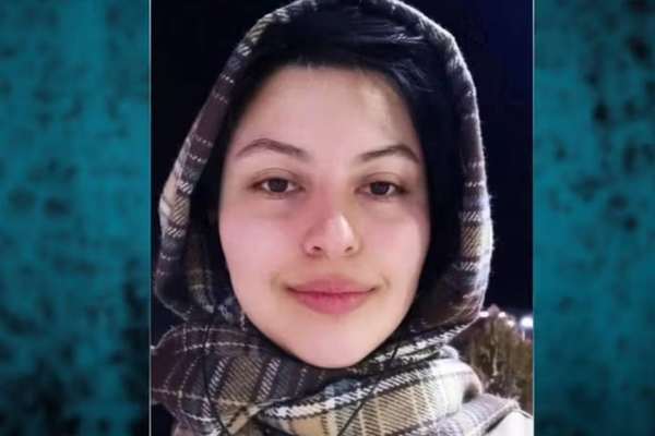 اعتقال طالبة بجامعة طهران لتصويرها مأساة ترحيل الأفغان من إيران