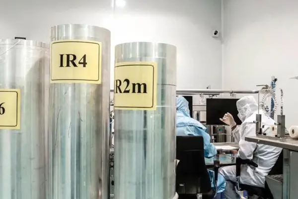 ردا على صدور قرار ضد طهران.. صحيفة المرشد الإيراني تطالب بطرد مفتشي الوكالة الذرية