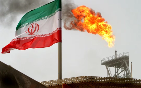 US sanctions strand Iranian oil at sea - Reuters