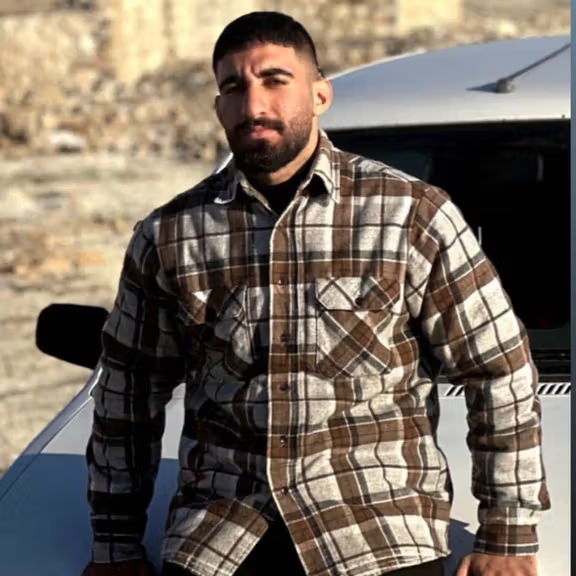 رسانه سپاه مرگ جوان پادشاهی‌خواه مخالف خامنه‌ای را به «خودکشی ناشی از شکست عشقی» خواند