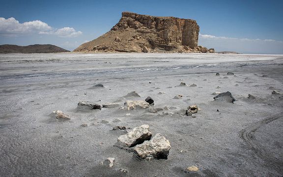 محیط زیست آذربایجان غربی: شاید دریاچه ارومیه تا پایان تابستان بهطور کامل خشک شود