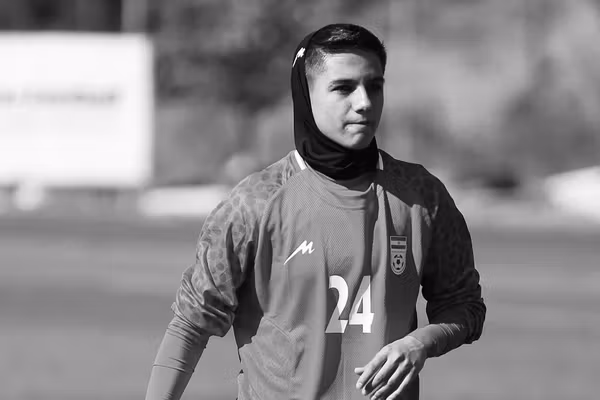 زهرا علیزاده، بازیکن گلگهر، پس از کشتار جمهوری اسلامی، از تیم ملی فوتبال کنارهگیری کرد