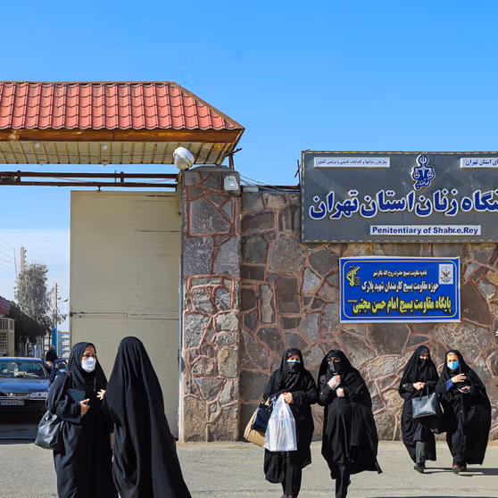 جلالوند، دادیار اجرای احکام در زندان قرچک از زنان زندانی باجگیری میکند و رشوه میخواهد