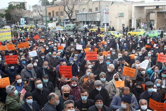 یک فعال صنفی بازنشستگان: کمر مزدبگیران زیر بار گرانی دلار خم شده است