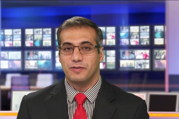 بعد الحكم بسجنه 10 سنوات.. ضغوط على صحافي إيراني- أميركي لإجباره على "اعتراف تلفزيوني"