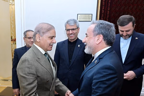 وزارت خارجه پاکستان: تماس با واشینگتن و تهران ادامه دارد