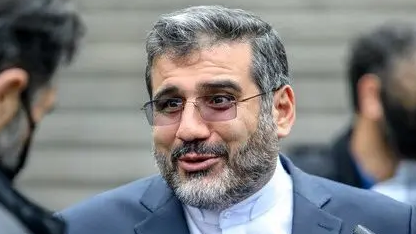 وزیر ارشاد: هر سال از رئیسی عیدی میگیرم