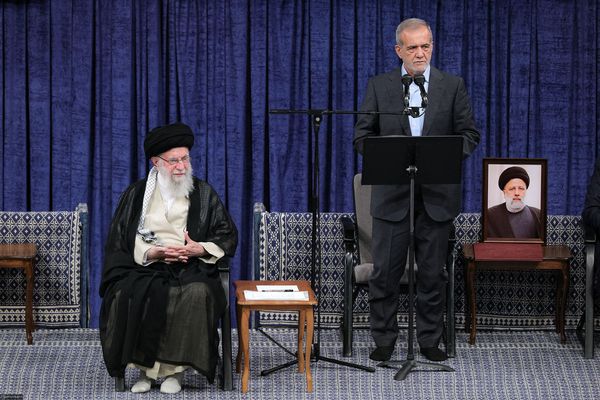 خامنئي يتراجع عن "المفاوضات السرية" مع واشنطن.. ويضع بزشكيان في مأزق بالأمم المتحدة