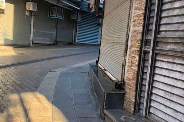 تزامنًا مع الذكرى الرابعة لمقتل مهسا أميني.. إضراب التجار وأصحاب المتاجر في كردستان إيران
