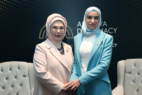 تصویر جدیدی از لطیفه الدروبی، همسر احمد الشرع، رییسجمهوری موقت سوریه در کنار همسر اردوغان