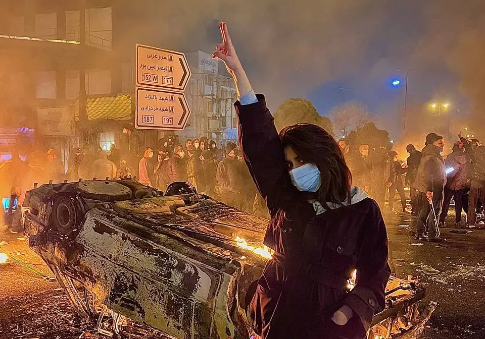 وقتی کلمات تاریخ میشوند؛ گزیدهای از نقلقولهای ماندگار سال ۱۴۰۴ در حافظه جمعی ایرانیان