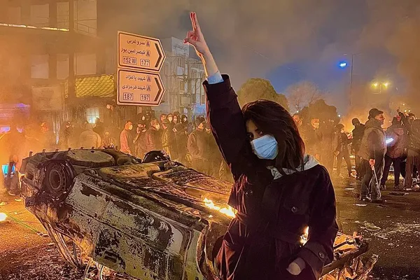 وقتی کلمات تاریخ میشوند؛ گزیدهای از نقلقولهای ماندگار سال ۱۴۰۴ در حافظه جمعی ایرانیان