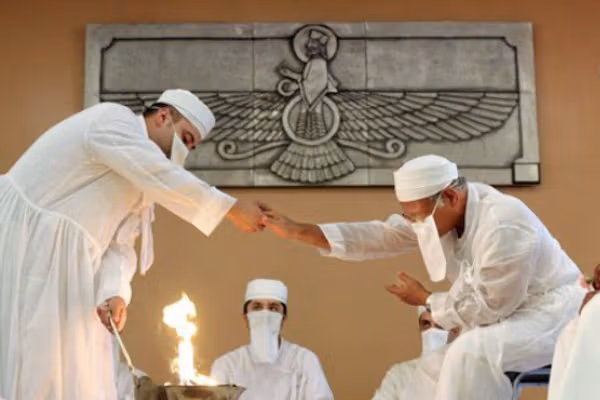 ۳۴۰ ایرانی زرتشتی خواستار همبستگی ملی به رهبری شاهزاده پهلوی شدند