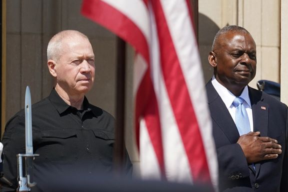 Israeli defense minister Yoav Gallant (left) and US Secretary of Defense Lloyd Austin