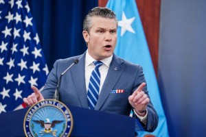 هشدار وزیر جنگ آمریکا: اگر توافق با تهران حاصل نشود، نبرد را با قدرتی افزون از سر میگیریم